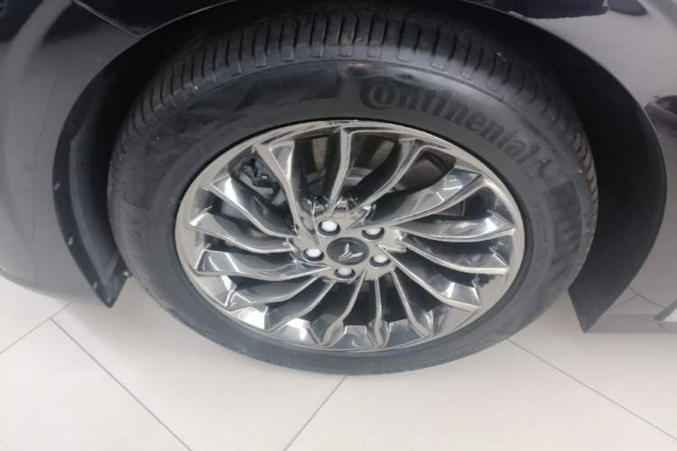 Used VOYAH Dream 2022 Low-Carbon Edition Dream+ Smart Enjoyment Package Left Front Wheel Hub