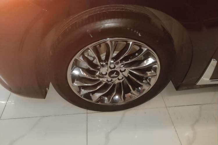 Used VOYAH Dream 2022 Low-Carbon Edition Dream+ Smart Enjoyment Package Left Front Wheel Hub