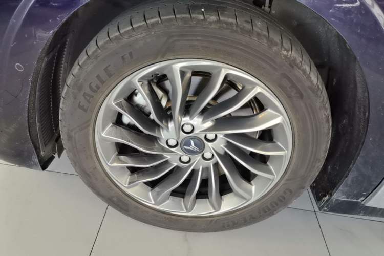 Used VOYAH Dream 2022 Low-Carbon Edition Dream+ Smart Enjoyment Package Left Front Wheel Hub
