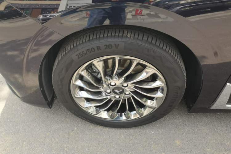 Used VOYAH Dream 2022 Low-Carbon Edition Dream+ Smart Enjoyment Package Left Front Wheel Hub