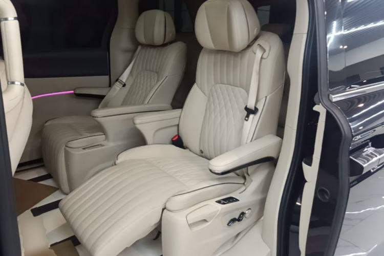 Used VOYAH Dream 2022 Low-Carbon Edition Dream+ Smart Enjoyment Package Left Rear Seat