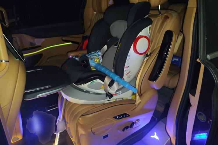 Used VOYAH Dream 2022 Low-Carbon Edition Dream+ Smart Enjoyment Package Left Rear Seat