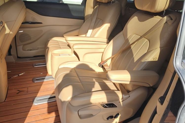 Used VOYAH Dream 2022 0-Emission Version Plus Intelligent Driving Package 475 km Left Rear Seat