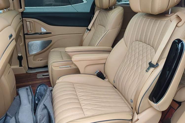 Used VOYAH Dream 2022 Low-Carbon Edition Dream+ Smart Enjoyment Package Left Rear Seat