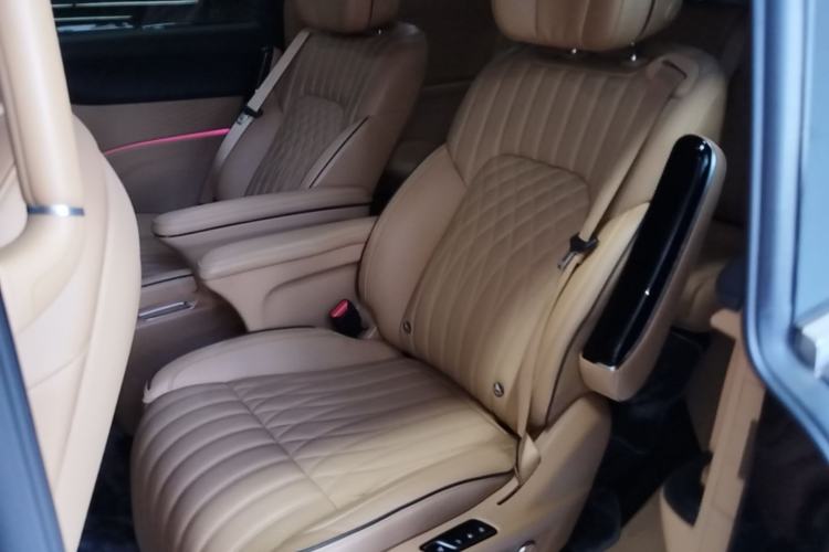 Used VOYAH Dream 2022 0-Emission Version Plus Intelligent Driving Package 475 km Left Rear Seat