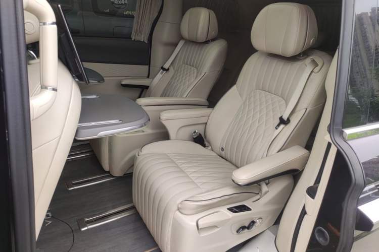 Used VOYAH Dream 2022 Low-Carbon Edition Dream+ Smart Enjoyment Package Left Rear Seat