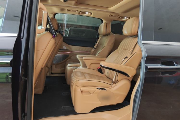 Used VOYAH Dream 2022 0-Emission Edition Dream+ Smart Range Package – 605 km Left Rear Seat