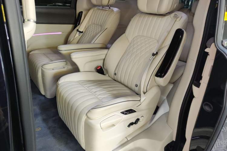 Used VOYAH Dream 2022 Low-Carbon Edition Dream+ Smart Enjoyment Package Left Rear Seat