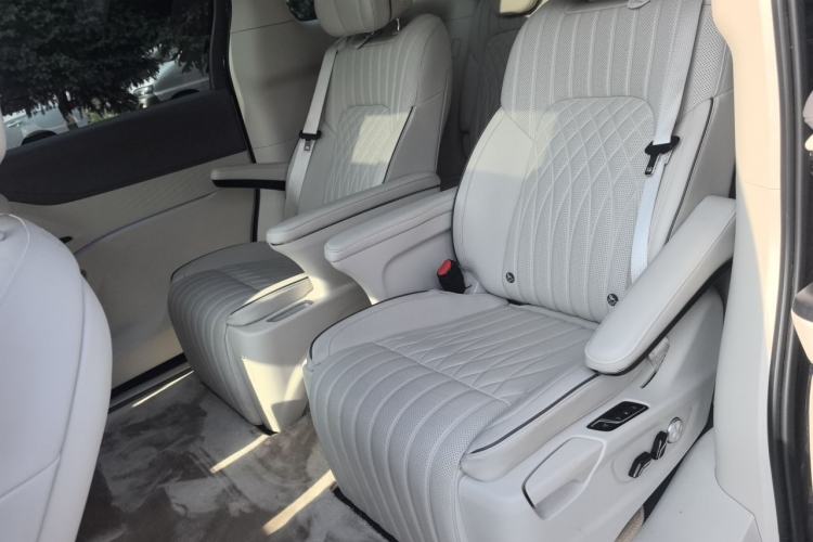 Used VOYAH Dream 2022 Low-Carbon Edition Dream+ Smart Enjoyment Package Left Rear Seat
