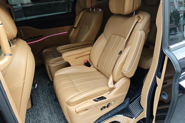 Used VOYAH Dream 2022 0-Emission Version Range of 475 km Left Rear Seat