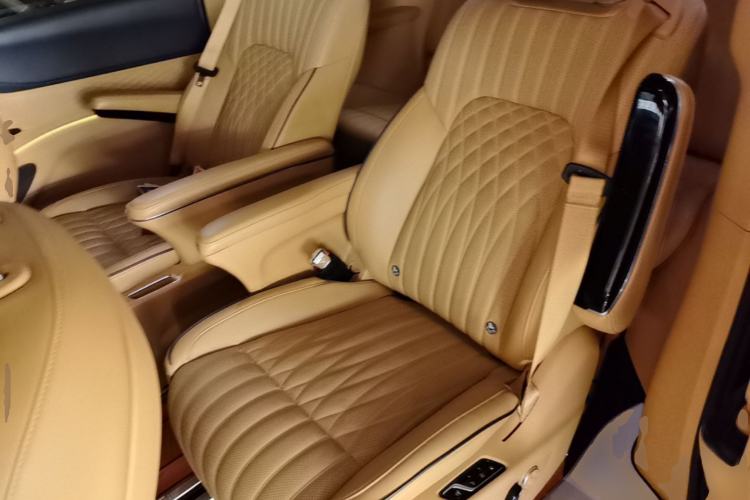 Used VOYAH Dream 2022 Low-Carbon Edition Dream+ Smart Enjoyment Package Left Rear Seat