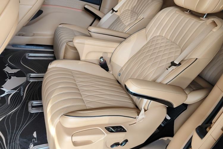 Used VOYAH Dream 2022 Low-Carbon Edition Dream+ Smart Enjoyment Package Left Rear Seat
