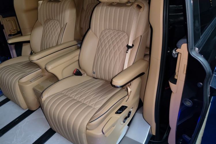 Used VOYAH Dream 2022 Low-Carbon Edition Dream+ Smart Enjoyment Package Left Rear Seat