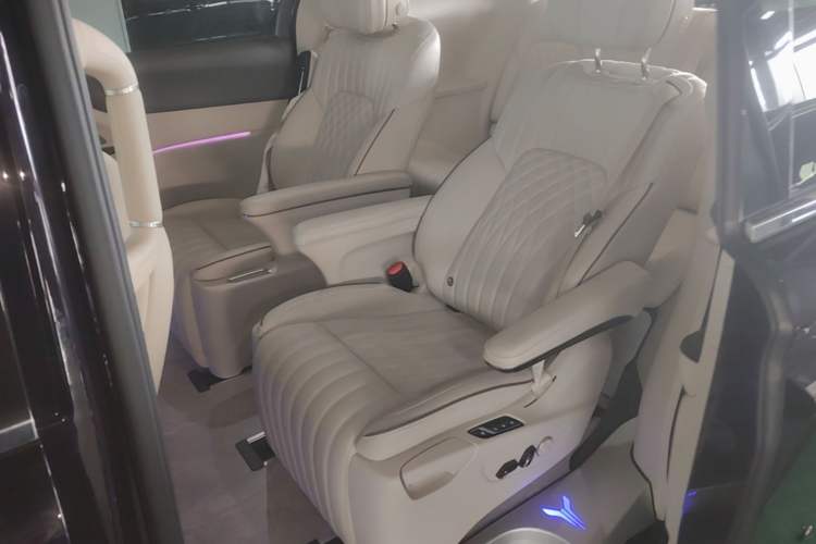 Used VOYAH Dream 2022 Low-Carbon Edition Dream+ Smart Enjoyment Package Left Rear Seat