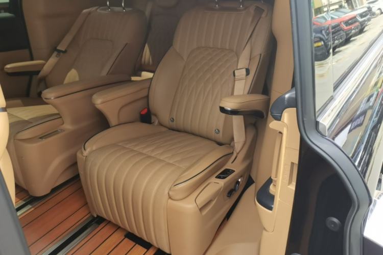 Used VOYAH Dream 2022 Low-Carbon Edition Dream+ Smart Enjoyment Package Left Rear Seat