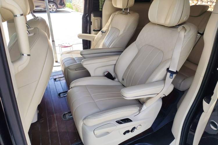 Used VOYAH Dream 2022 0-Emission Version Plus Intelligent Driving Package 475 km Left Rear Seat