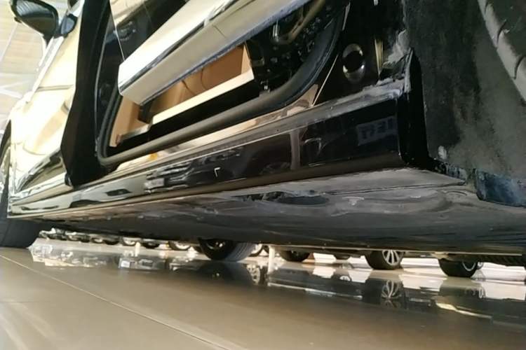 Used VOYAH Dream 2022 Low-Carbon Edition Dream+ Smart Enjoyment Package Left Side Sill