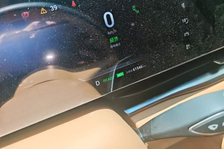 Used VOYAH Dream 2022 Low-Carbon Edition Dream+ Smart Enjoyment Package Odometer Close Up