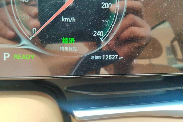 Used VOYAH Dream 2022 Low-Carbon Edition Home Odometer Close Up