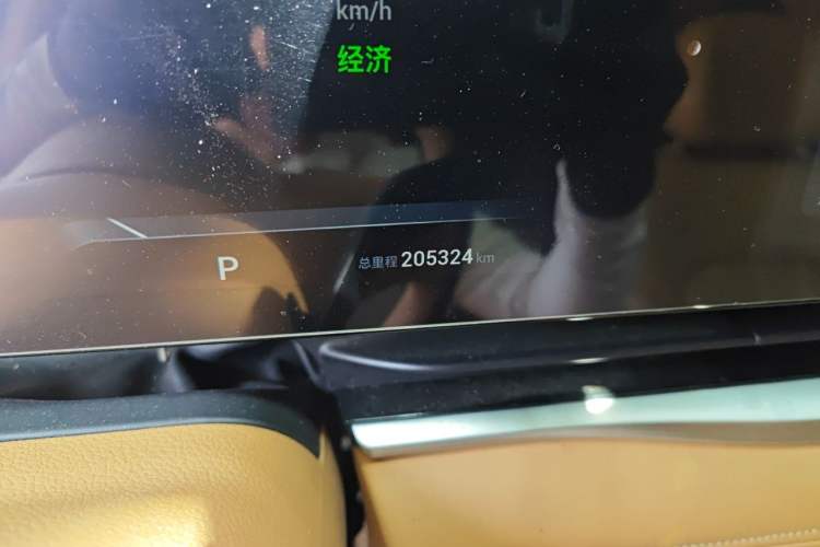 Used VOYAH Dream 2022 0-Emission Version Plus Intelligent Driving Package 475 km Odometer Close Up