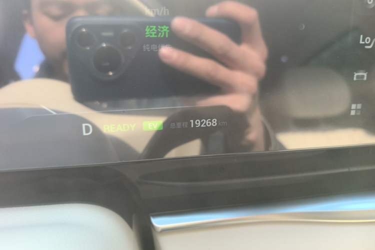 Used VOYAH Dream 2022 Low-Carbon Edition Dream+ Smart Enjoyment Package Odometer Close Up