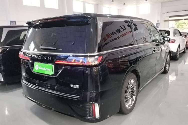 Used VOYAH Dream 2022 Low-Carbon Edition Dream+ Smart Enjoyment Package Rear Right 45 Deg