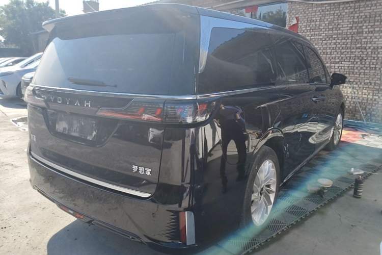 Used VOYAH Dream 2022 0-Emission Version Plus Intelligent Driving Package 475 km Rear Right 45 Deg