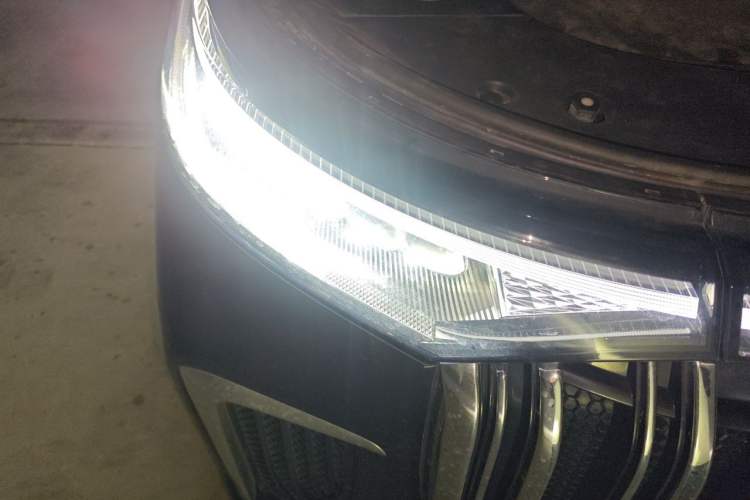 Used VOYAH Dream 2022 Low-Carbon Edition Dream+ Smart Enjoyment Package Right Front Headlight
