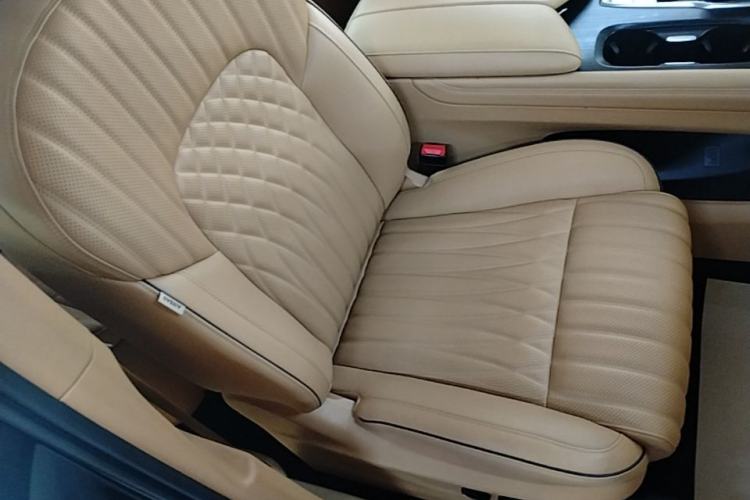 Used VOYAH Dream 2022 0-Carbon Edition Dream+ Smart Enjoyment Package 475 km Right Front Seat
