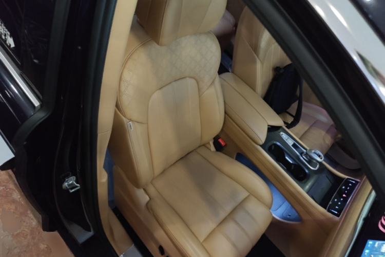 Used VOYAH Dream 2022 Zero-Carbon Edition Plus Intelligent Driving & Range Package—605 km Right Front Seat