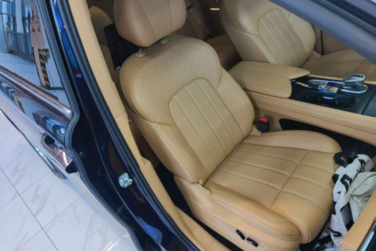 Used VOYAH Dream 2022 0-Emission Version Plus Intelligent Driving Package 475 km Right Front Seat