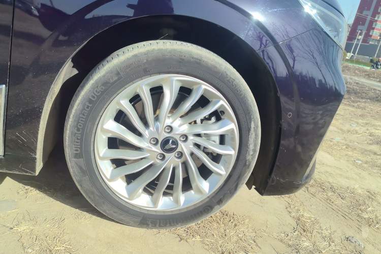 Used VOYAH Dream 2022 0-Emission Version Range of 475 km Right Front Wheel Hub