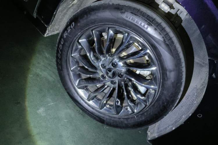 Used VOYAH Dream 2022 Low-Carbon Edition Dream+ Smart Enjoyment Package Right Front Wheel Hub
