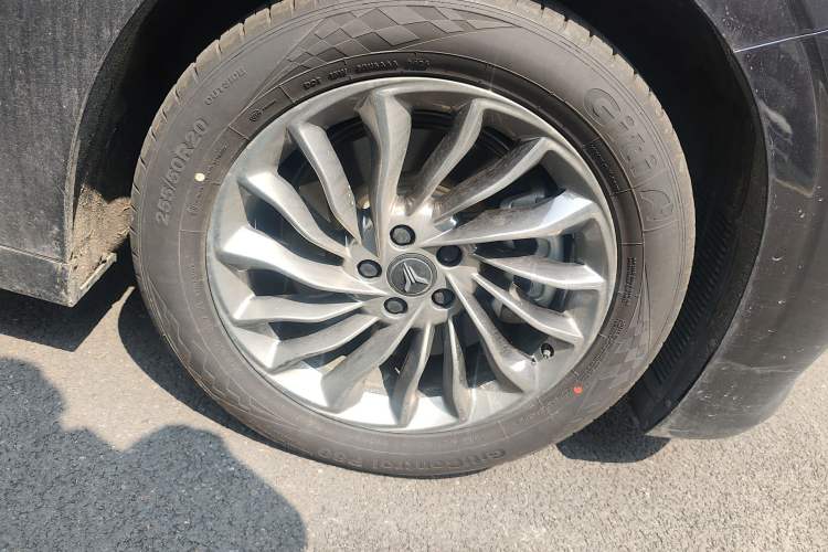 Used VOYAH Dream 2022 Low-Carbon Edition Dream+ Smart Enjoyment Package Right Front Wheel Hub