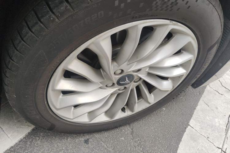 Used VOYAH Dream 2022 Low-Carbon Edition Plus Intelligent Driving Package Right Front Wheel Hub