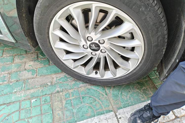 Used VOYAH Dream 2022 Low-Carbon Edition Plus Intelligent Driving Package Right Front Wheel Hub