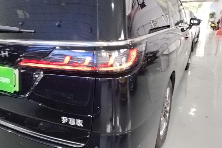 Used VOYAH Dream 2022 Low-Carbon Edition Dream+ Smart Enjoyment Package Right Rear Taillight