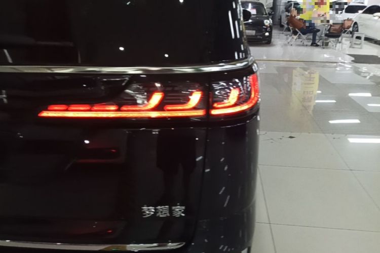 Used VOYAH Dream 2022 0-Emission Edition Dream+ Smart Range Package – 605 km Right Rear Taillight
