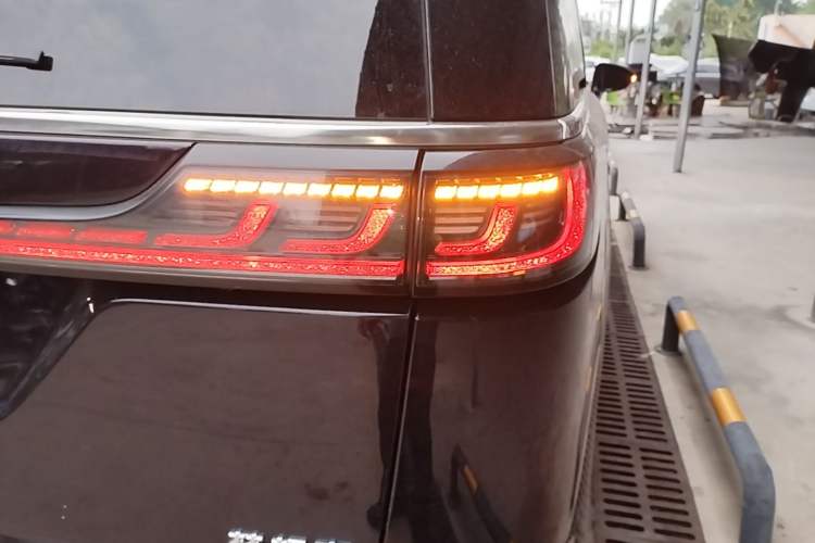 Used VOYAH Dream 2022 Low-Carbon Edition Plus Intelligent Driving Package Right Rear Taillight