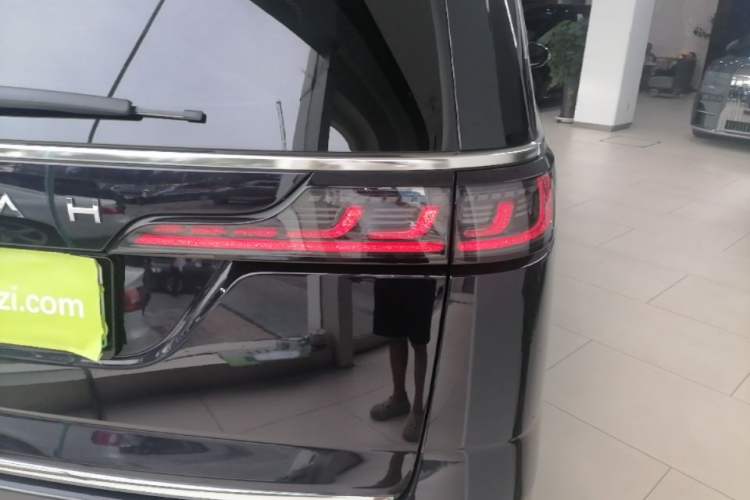 Used VOYAH Dream 2022 Low-Carbon Edition Dream+ Smart Enjoyment Package Right Rear Taillight