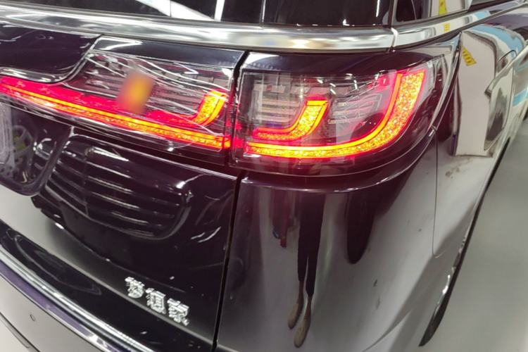 Used VOYAH Dream 2022 Low-Carbon Edition Dream+ Smart Enjoyment Package Right Rear Taillight