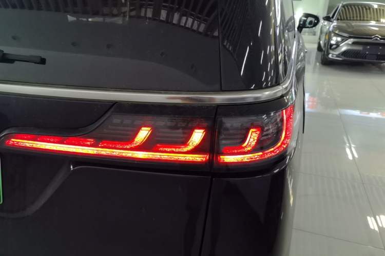 Used VOYAH Dream 2022 Low-Carbon Edition Dream+ Smart Enjoyment Package Right Rear Taillight
