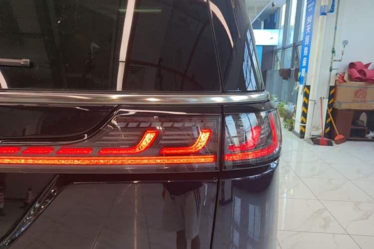 Used VOYAH Dream 2022 0-Emission Version Plus Intelligent Driving Package 475 km Right Rear Taillight