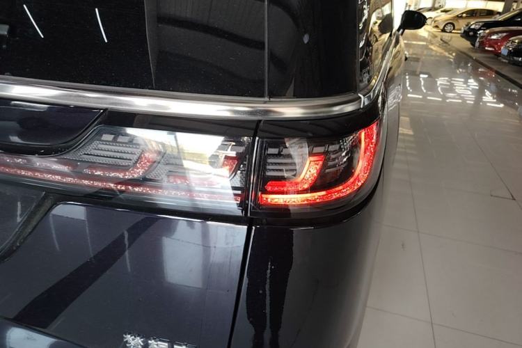 Used VOYAH Dream 2022 0-Emission Version Plus Intelligent Driving Package 475 km Right Rear Taillight