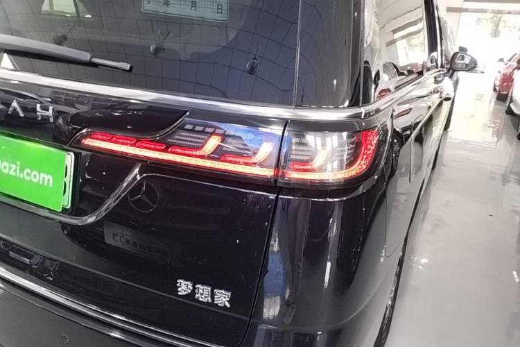 Used VOYAH Dream 2022 Low-Carbon Edition Dream+ Smart Enjoyment Package Right Rear Taillight