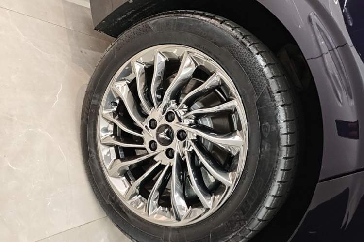 Used VOYAH Dream 2022 Low-Carbon Edition Dream+ Smart Enjoyment Package Right Rear Wheel Hub
