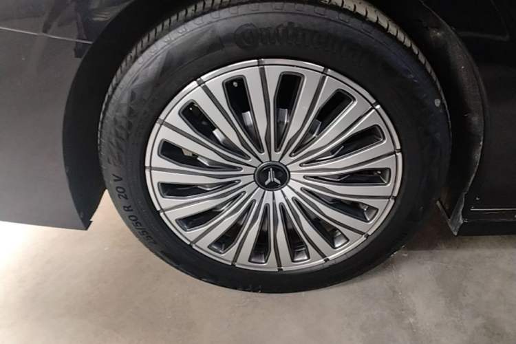 Used VOYAH Dream 2022 0-Carbon Edition Dream+ Smart Enjoyment Package 475 km Right Rear Wheel Hub