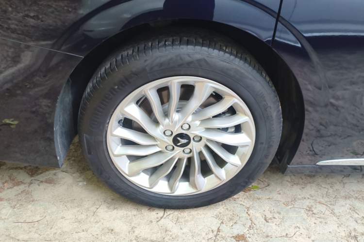 Used VOYAH Dream 2022 Low-Carbon Edition Home Right Rear Wheel Hub