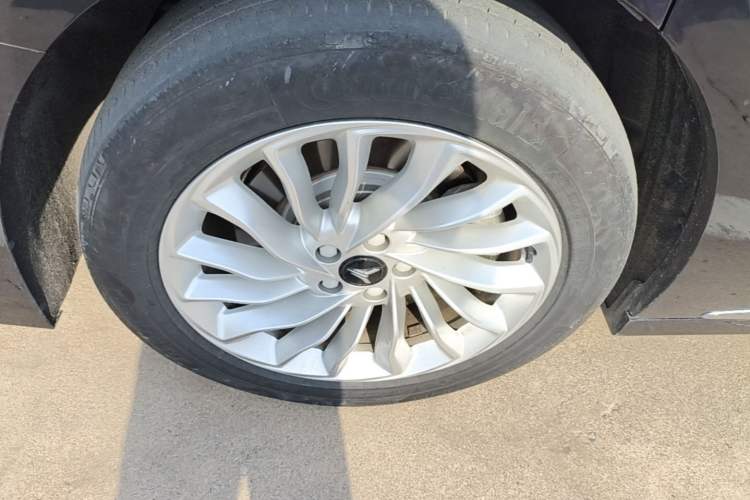 Used VOYAH Dream 2022 Low-Carbon Edition Plus Intelligent Driving Package Right Rear Wheel Hub