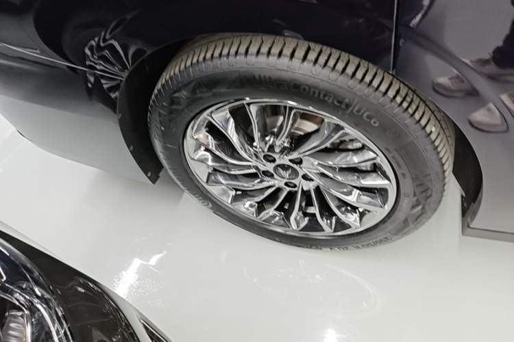 Used VOYAH Dream 2022 Low-Carbon Edition Dream+ Smart Enjoyment Package Right Rear Wheel Hub